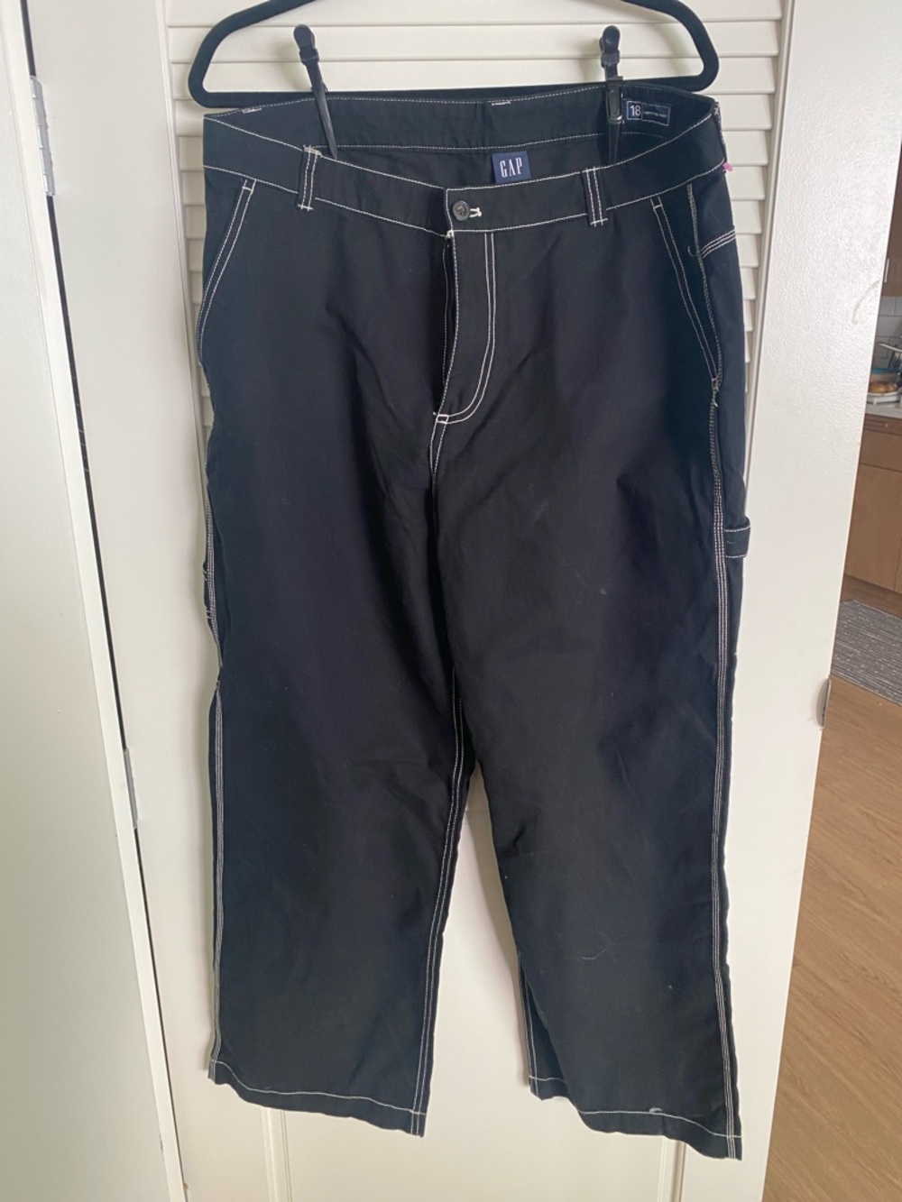 GAP Men’s Black Cargo Pants with White Contrast Stitching